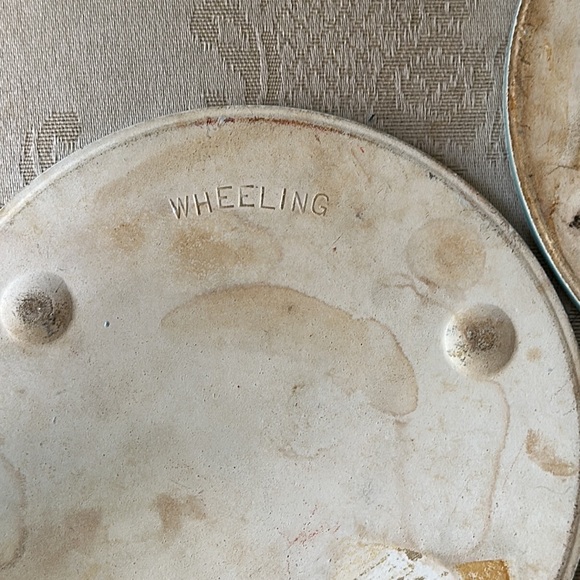 Vintage round Wheeling farmer teddy bear nursery rhyme trivet set, 1950s - Picture 3 of 11